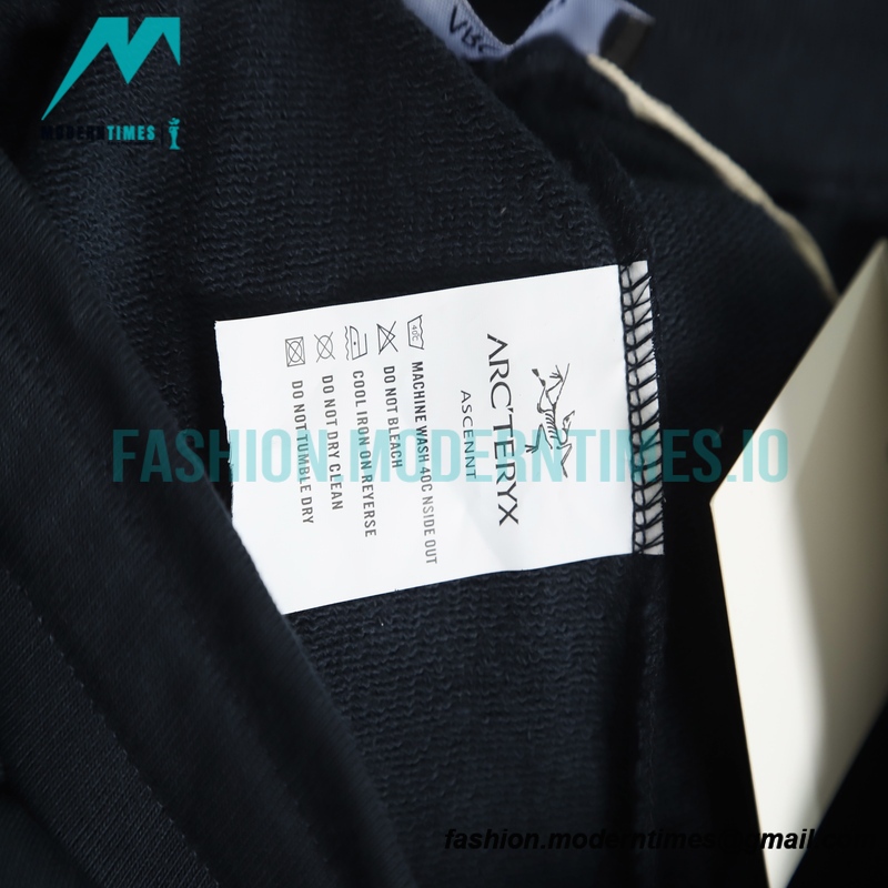 Arc Teryx - Embroidered Logo Sweatpants