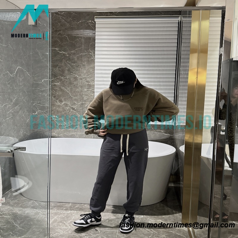 Arc Teryx - Embroidered Logo Sweatpants
