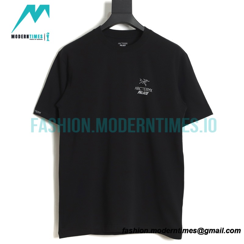 Arc Teryx - Palace Co-branded Short-sleeved T-shirt With Reflective Print