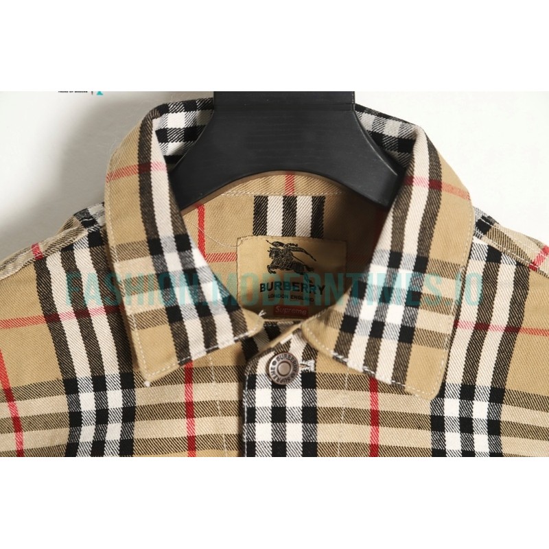  Burberry - Supreme  Co-branded Warhorse Embroidered Denim Jacket
