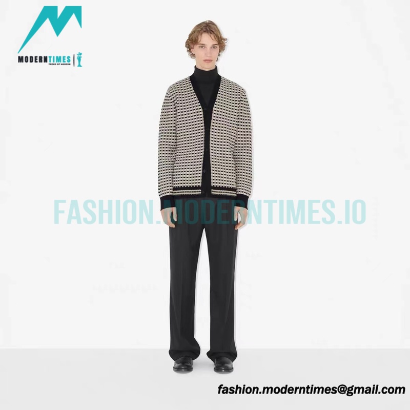 Burberry - 23FW Black And White Plaid V-neck Knit Sweater Cardigan