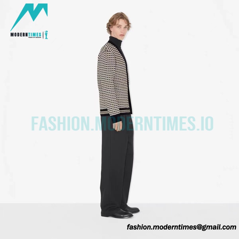Burberry - 23FW Black And White Plaid V-neck Knit Sweater Cardigan