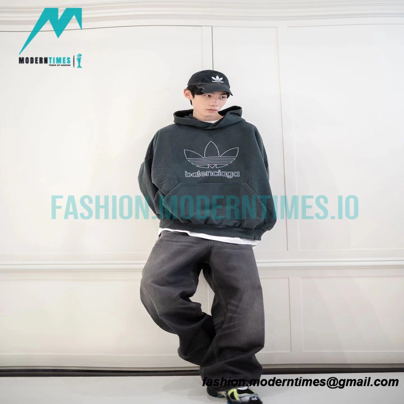  Balenciaga - Adidas Co-branded Embroidered Clover Hoodie 