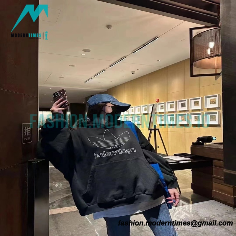  Balenciaga - Adidas Co-branded Embroidered Clover Hoodie 