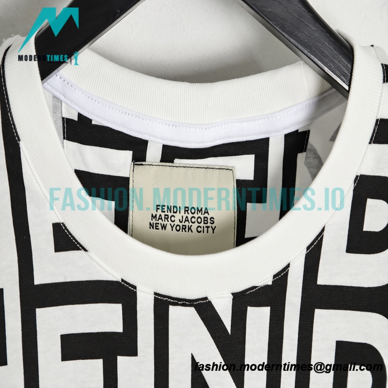 Fendi- 23SS Black-White Full Letter-printed Short-sleeved T-shirt