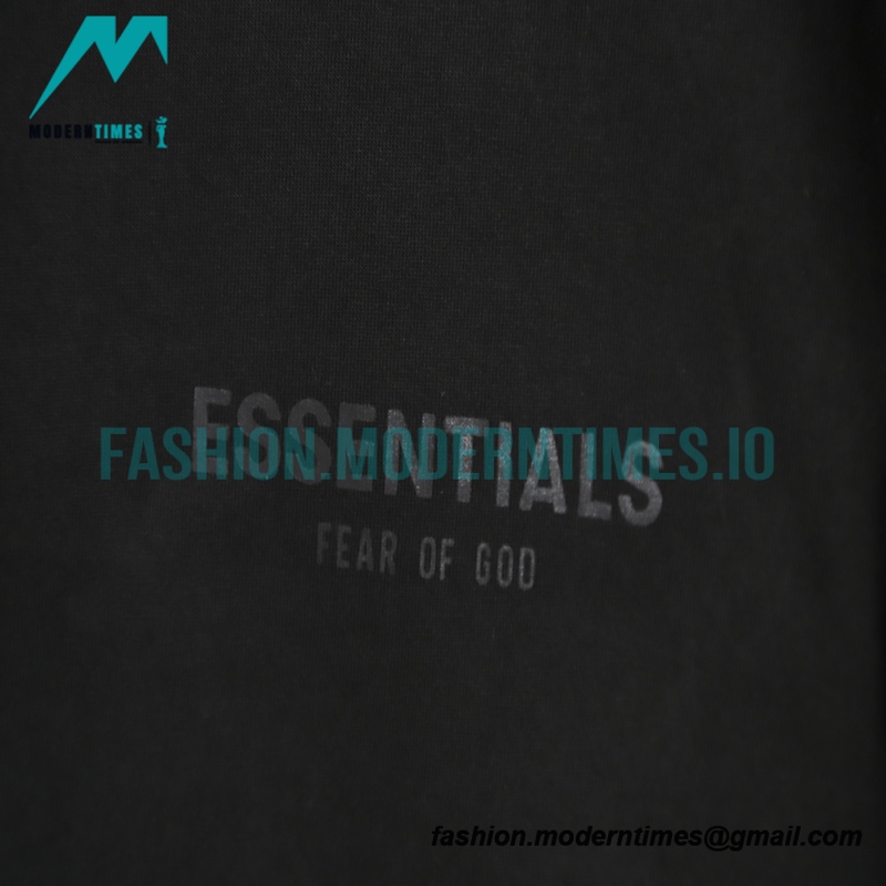 Fear Of God - Short Sleeve T-shirt With Reflective Letter Print On The Back
