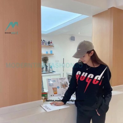 Gucci - 19FW Lightning Logo Printed Crew Neck Hoodie
