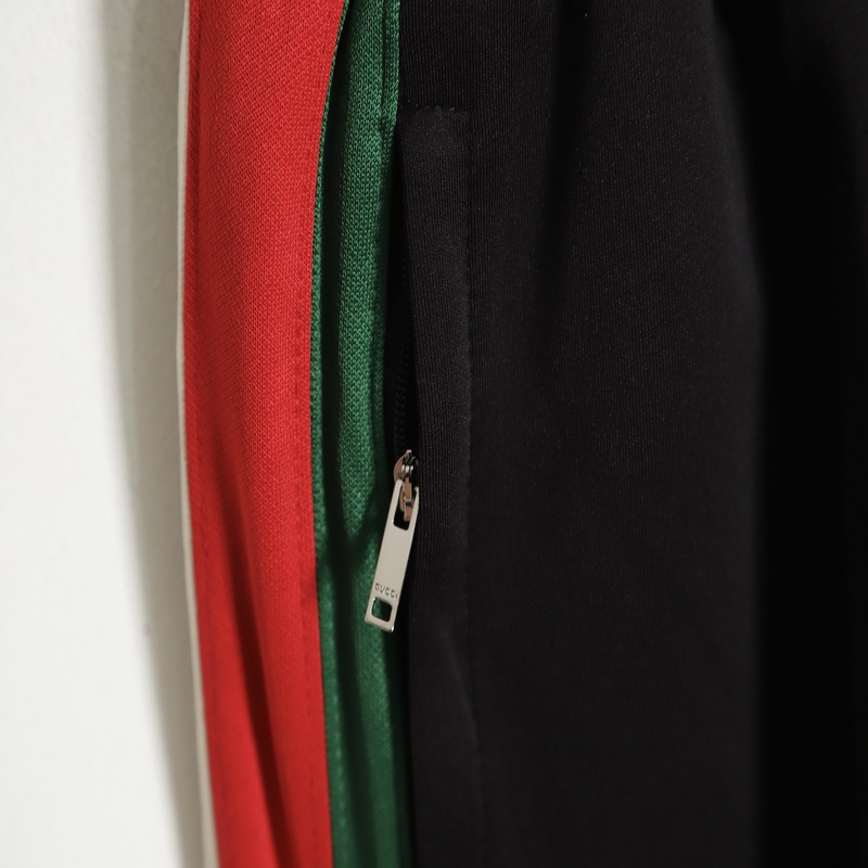 Gucci - Classic Striped Athleisure Shorts Pants