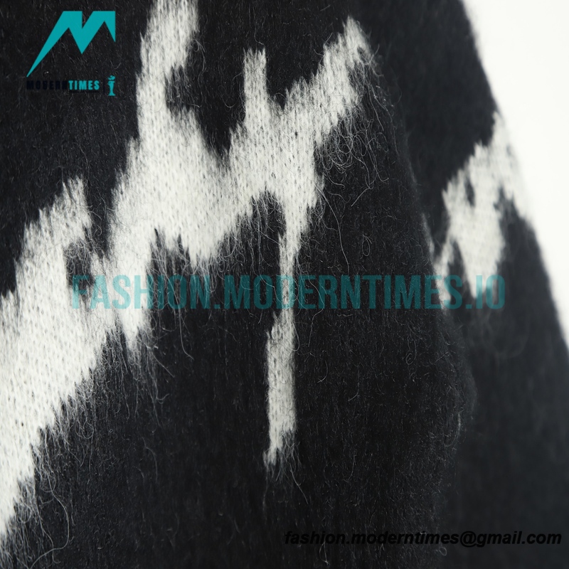 Givenchy - 22FW Bullet Screen Script Letter Mohair Sweater