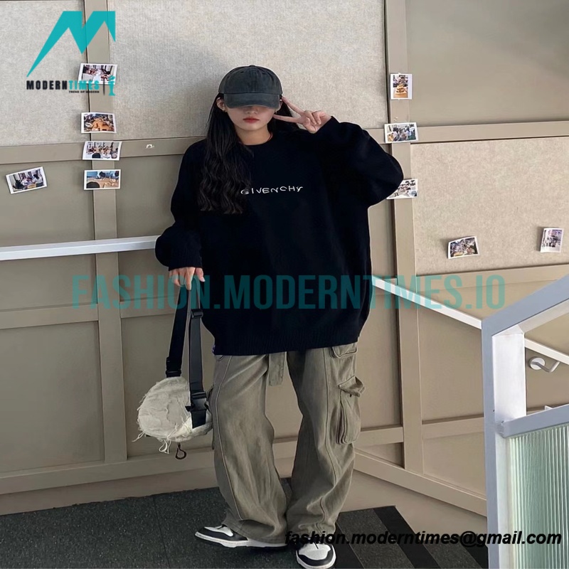 Givenchy - 22FW Small Letter Embroidered Crewneck Sweater
