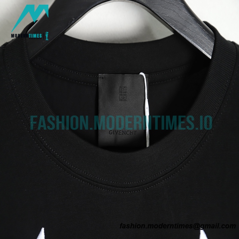 Givenchy - 23ss Embroidered Necklace Short Sleeve