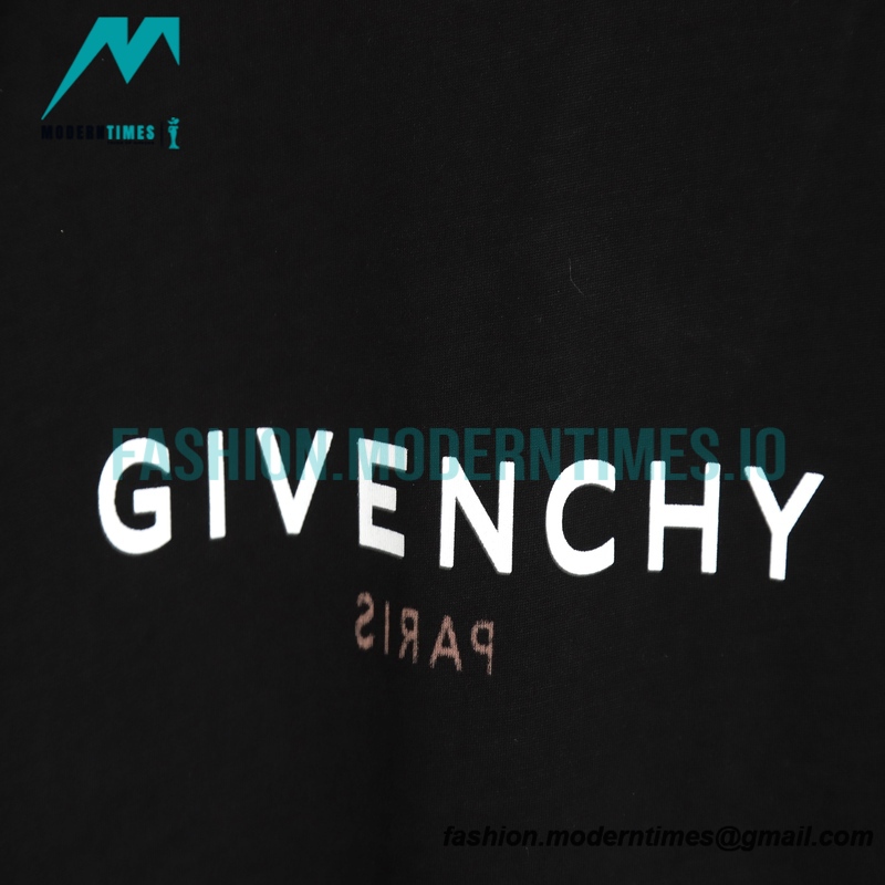 Givenchy - 22SS Reverse Letter Print Short Sleeve T-shirt