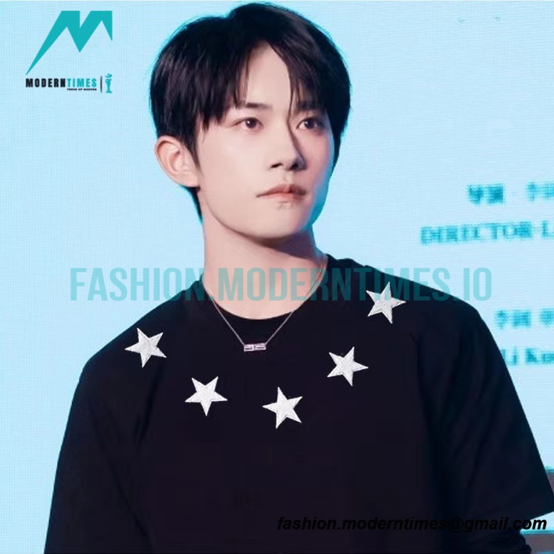 Givenchy - 22SS Neckline Star Embroidery Short Sleeve T-shirt