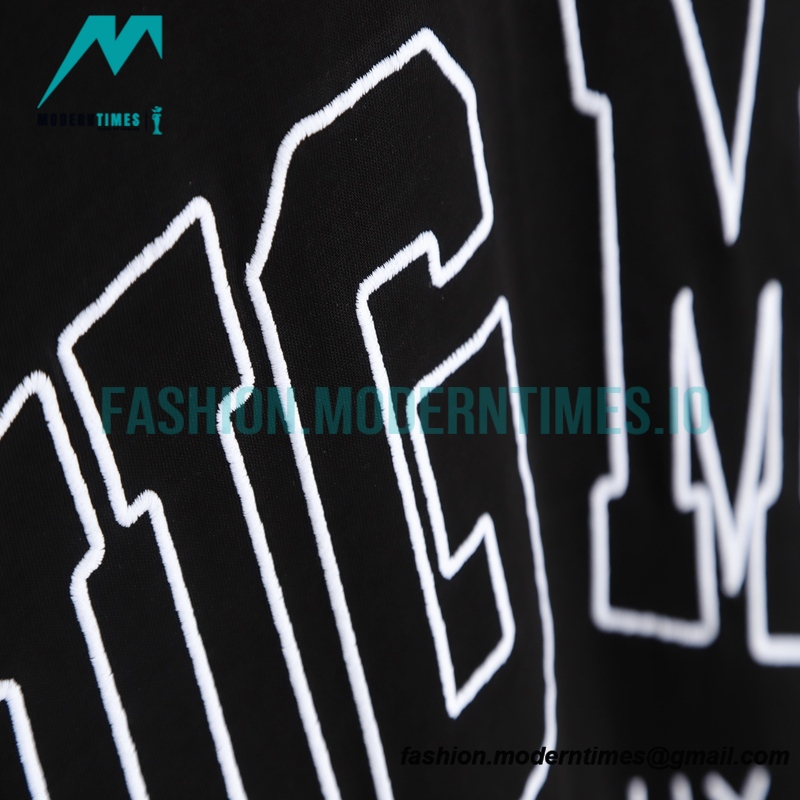 Givenchy - 23SS Hollowed Letter Embroidery Short Sleeve T-shirt