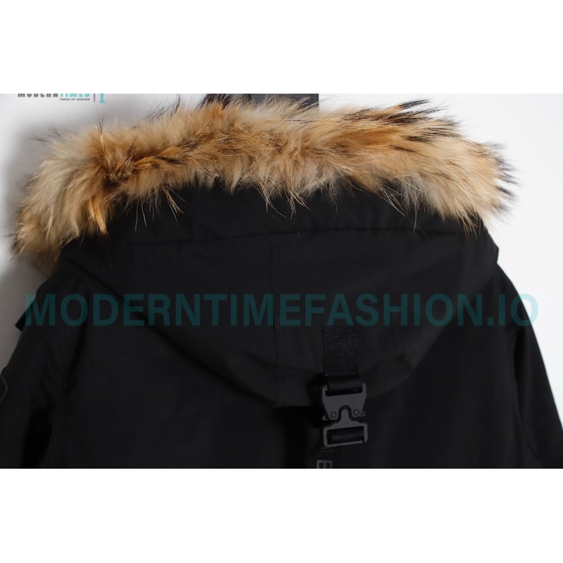 MLB - Chest Embroidered Logo Fur Collar Hooded Down Jacket