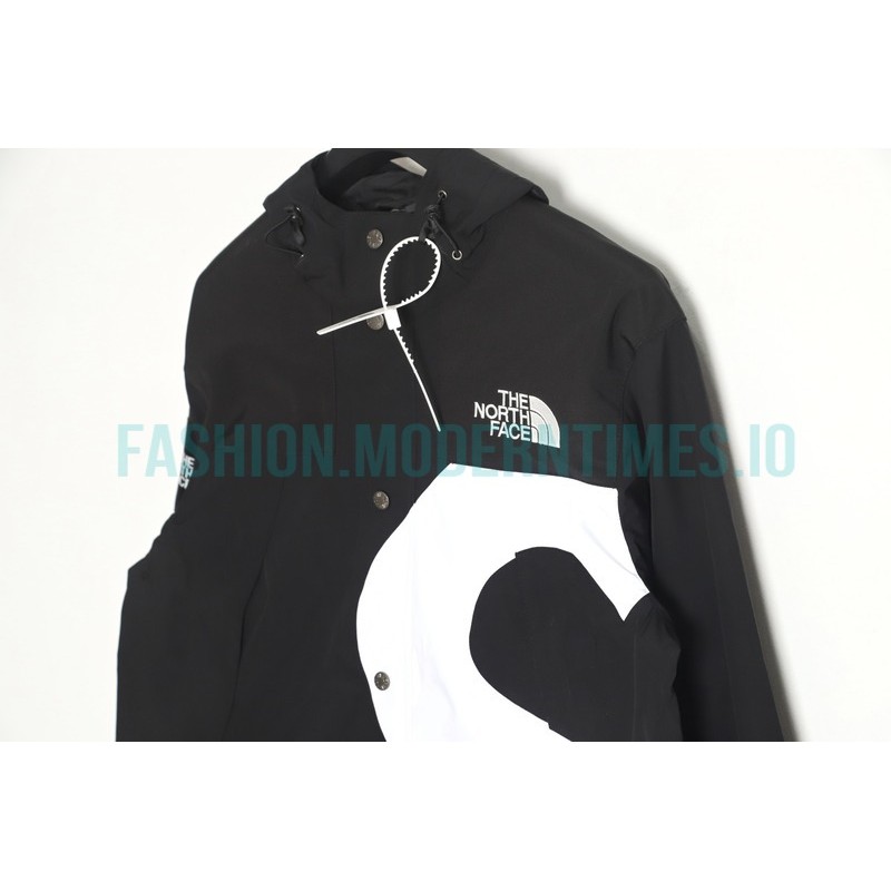 Supreme - The North Face Co-branded Great S Stormtrooper Jacket