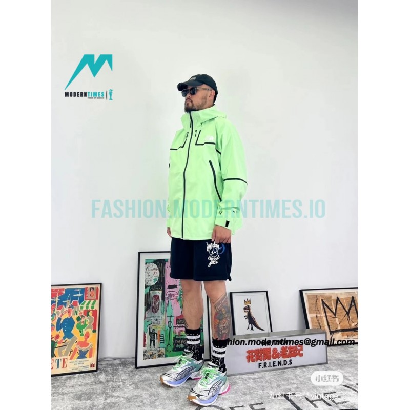 The North Face - Fully Pressed Rubber Hardshell Outdoor Jacket