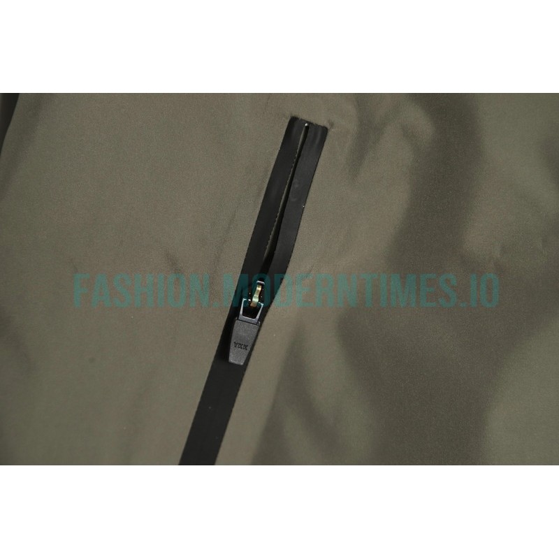 The North Face - Fully Pressed Rubber Hardshell Outdoor Jacket