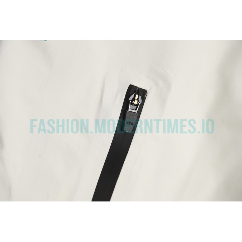 The North Face - Fully Pressed Rubber Hardshell Outdoor Jacket