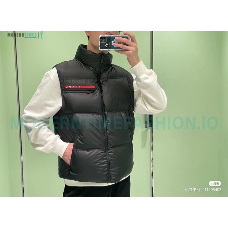 Prada - 21FW Red Stripe Down Vest