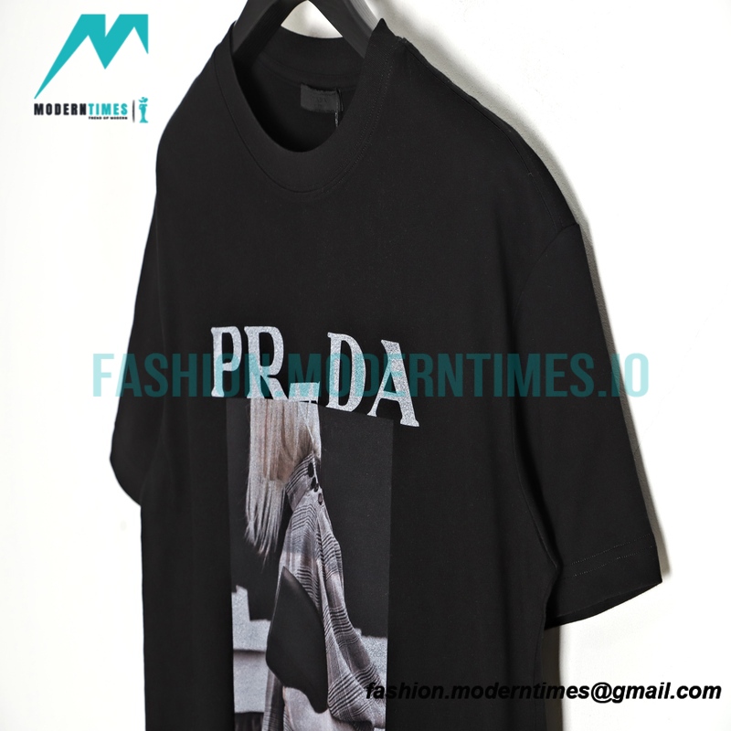 Prada - Poster Figure Print Short Sleeve